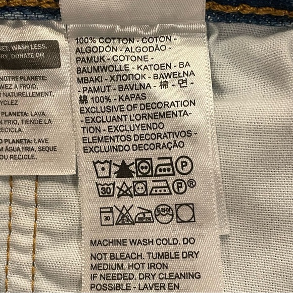 Women’s Levi’s 501 Distressed Jean Shorts Size 33 - Picture 9 of 13